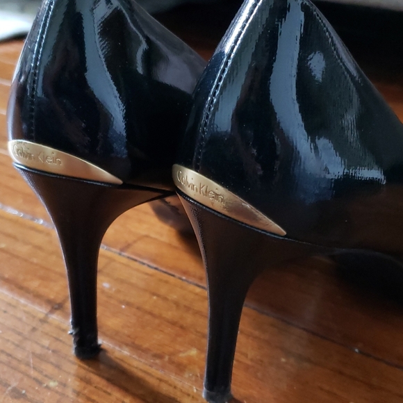 Calvin Klein Gayle Pumps - Picture 4 of 9